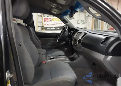 2011 Toyota Tacoma Base V6 z USA, uszkodzony, nr VIN 3TMLU4EN1BM062830